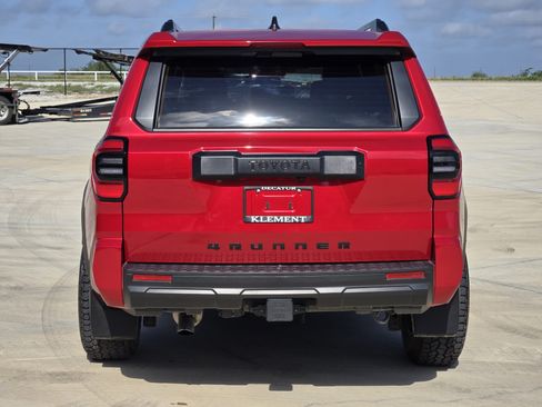 Used 2025 Toyota 4Runner SR5 AWD/4WD image 7