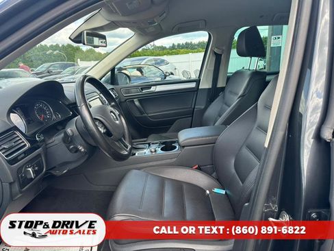 Used 2016 Volkswagen Touareg Sport image 14