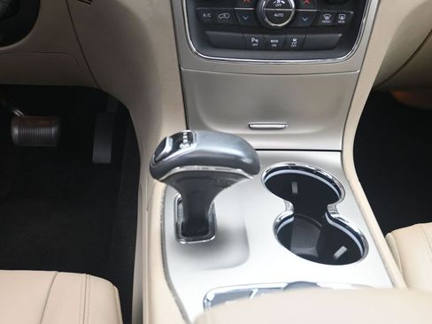 Used 2014 Jeep Grand Cherokee Limited image 12