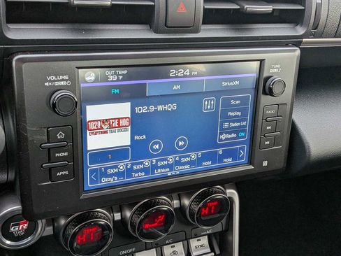 Used 2024 Toyota GR86 Premium image 24