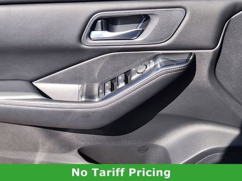 Certified 2025 Nissan Rogue SV image 22