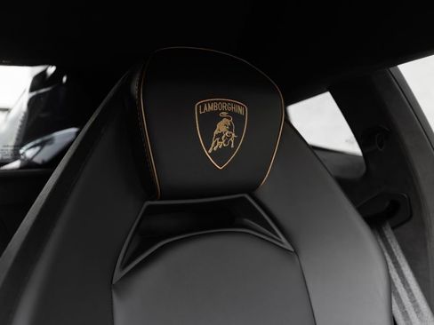 Used 2025 Lamborghini Revuelto AWD/4WD image 41