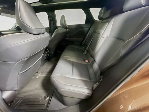 Certified 2025 Toyota Crown Signia w/ Advanced Technology Package AWD/4WD image 22