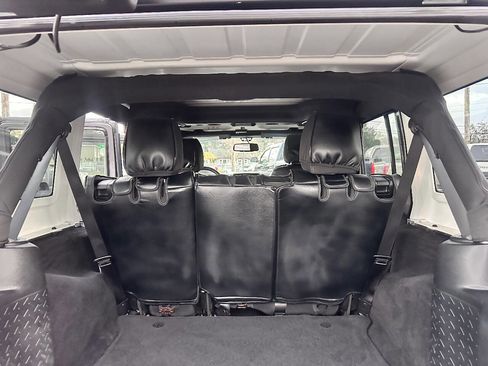 Used 2016 Jeep Wrangler Unlimited Sahara w/ Connectivity Group image 33