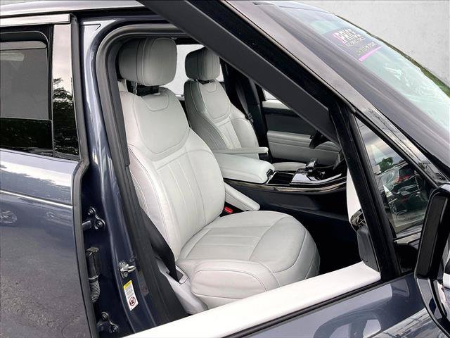 Used 2024 Land Rover Range Rover Sport SE AWD/4WD image 9