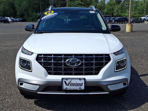 Certified 2025 Hyundai Venue Limited FWD image 35