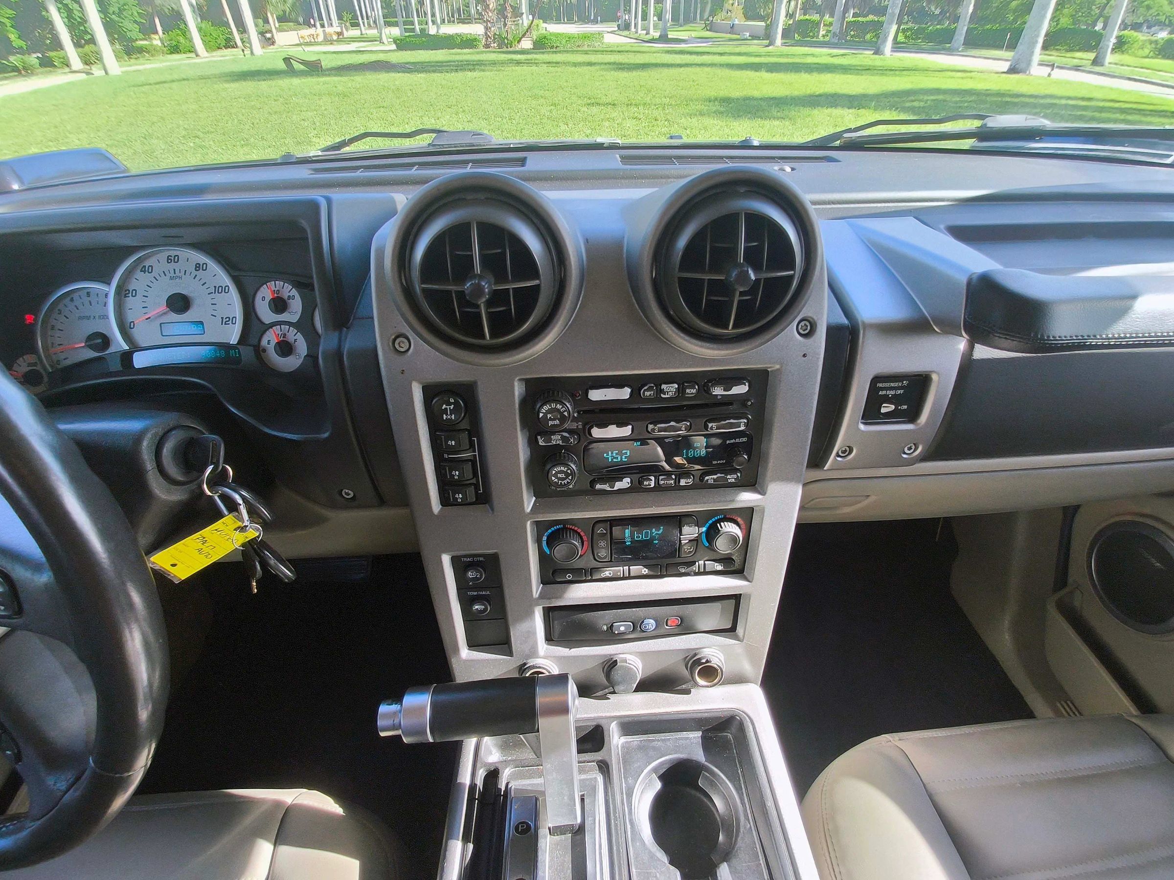 Used 2003 HUMMER H2 w/ Preferred Equipment Group AWD/4WD image 17