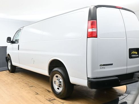 Used 2024 Chevrolet Express 3500 Extended w/ Driver Convenience Package image 7