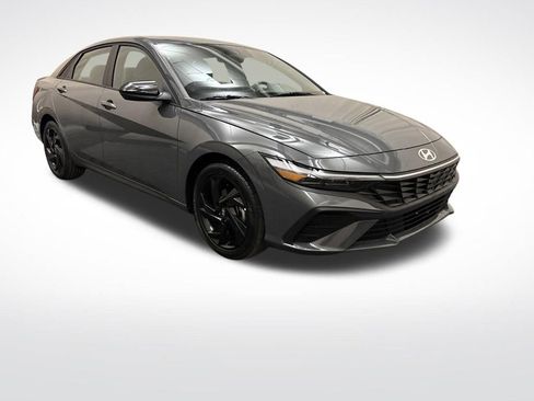 Certified 2026 Hyundai Elantra Sport FWD image 3