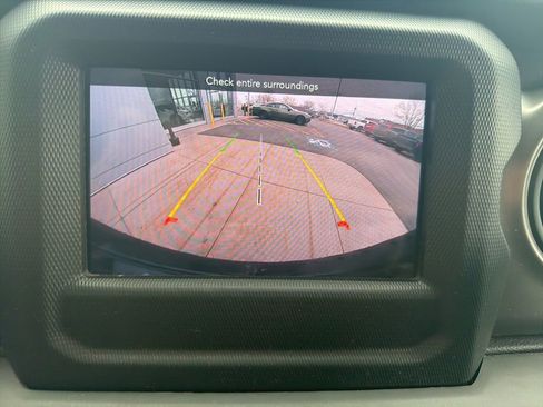 Used 2022 Jeep Wrangler Unlimited Sport image 26