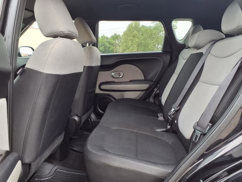 Used 2014 Kia Soul FWD image 16