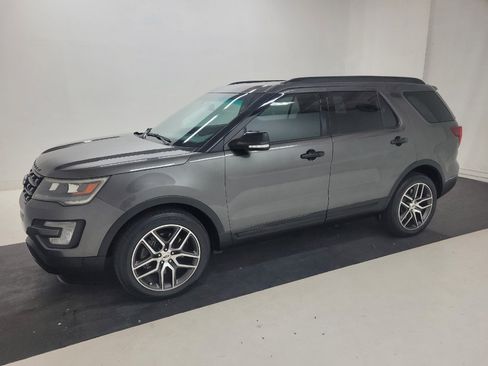 Used 2017 Ford Explorer Sport w/ Equipment Group 401A AWD/4WD image 2