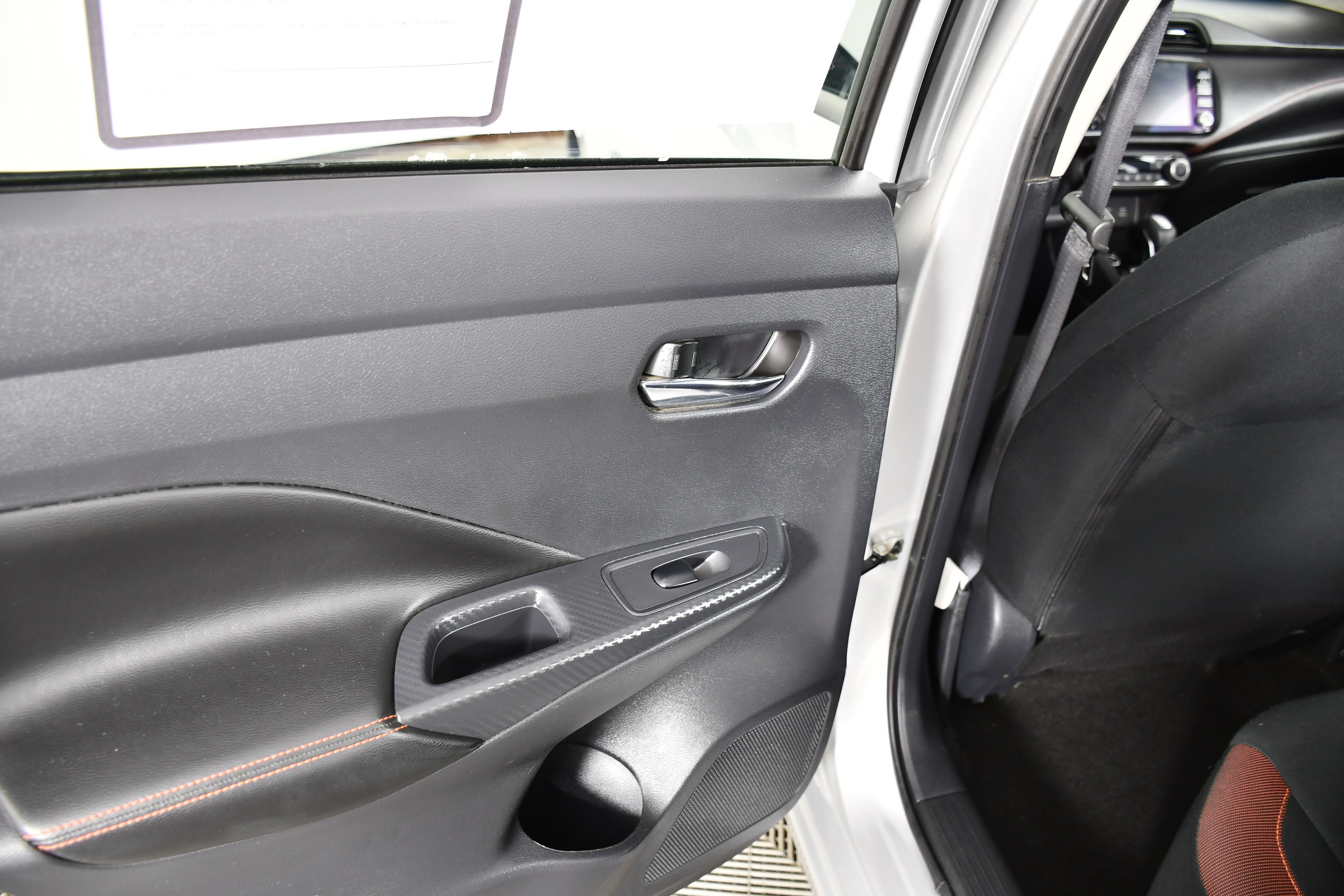 Used 2024 Nissan Versa SR FWD image 42