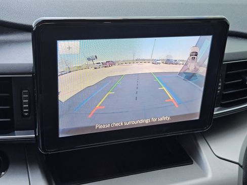 Used 2021 Ford Explorer XLT w/ Equipment Group 202A image 21