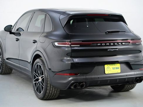 Used 2024 Porsche Cayenne image 53