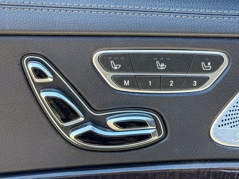 Used 2019 Mercedes-Benz S 560 Sedan image 21