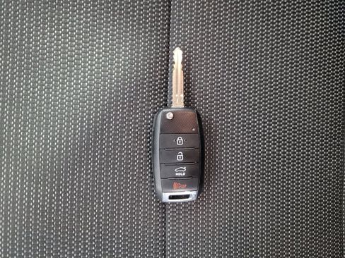 Used 2017 Kia Forte LX FWD image 32