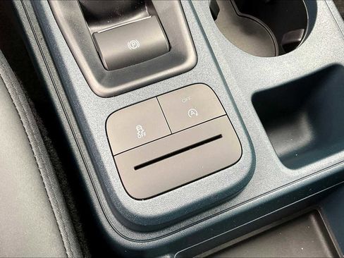 New 2025 Ford Maverick Lariat w/ Black Appearance Package image 17