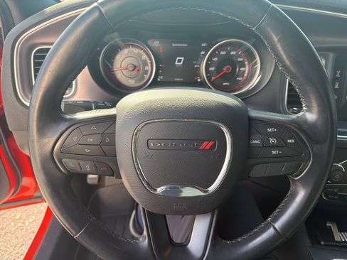Used 2017 Dodge Charger SE w/ Popular Equipment Group image 4