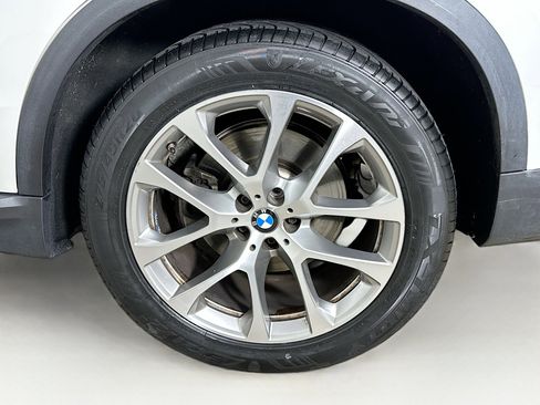 Used 2024 BMW X5 sDrive40i w/ Premium Package image 11