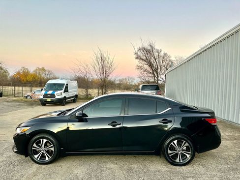Used 2021 Nissan Sentra SV image 3