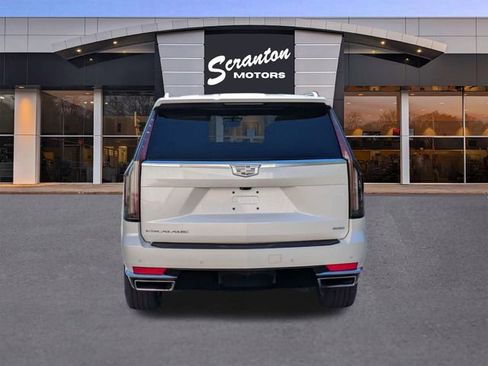 Certified 2023 Cadillac Escalade Premium Luxury Platinum w/ LPO, Radiant Package AWD/4WD image 4