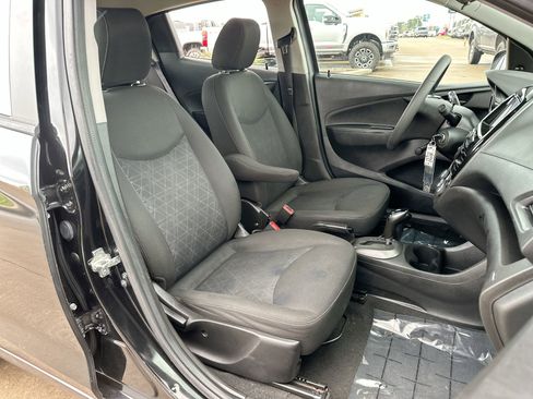 Used 2020 Chevrolet Spark LS image 21