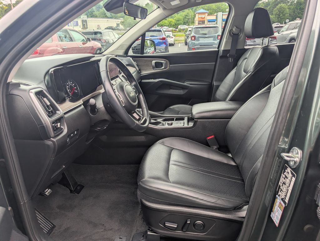 Used 2023 Kia Sorento S w/ Panoramic Sunroof Package AWD/4WD image 22