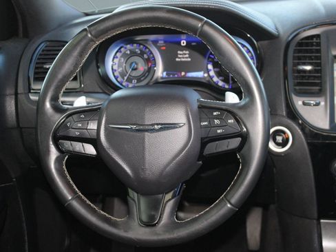 Used 2016 Chrysler 300 S image 15