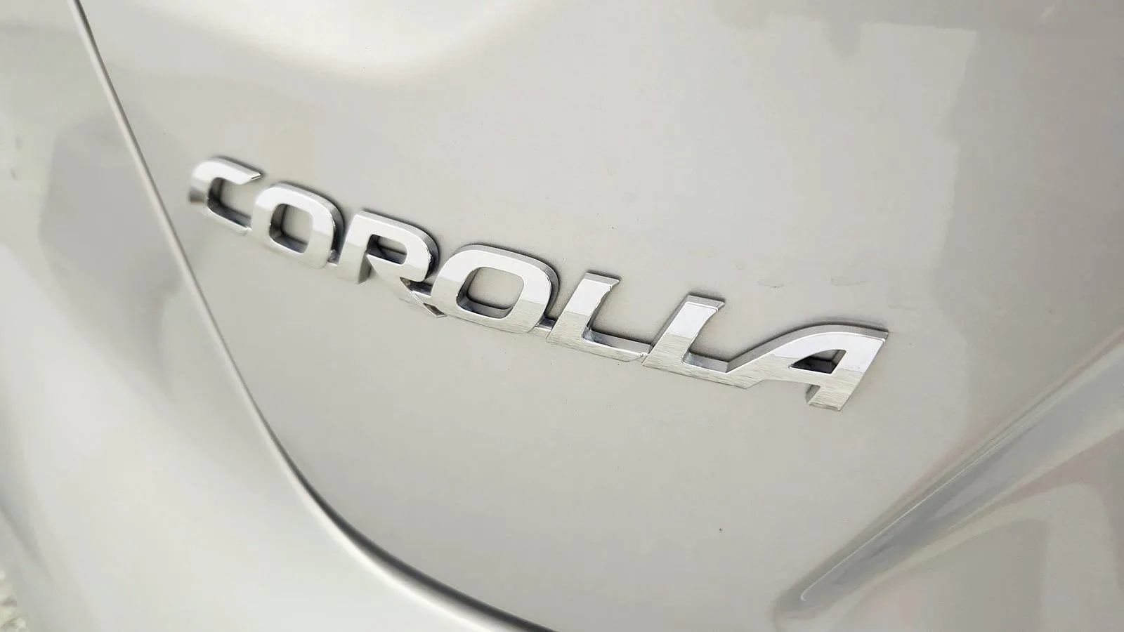 Used 2025 Toyota Corolla LE FWD image 34