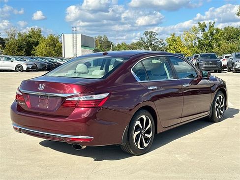 Used 2017 Honda Accord SE image 6