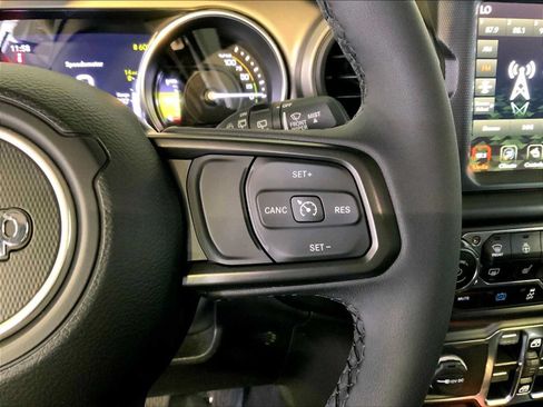 Used 2023 Jeep Wrangler Unlimited w/ Cold Weather Group AWD/4WD image 28