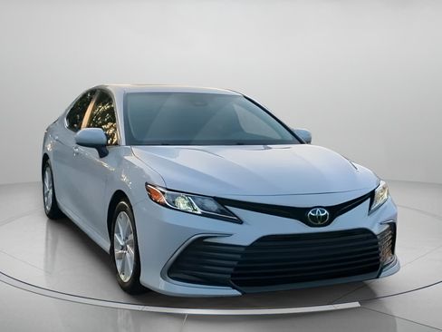 Used 2023 Toyota Camry LE FWD image 4