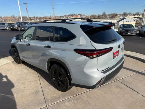 Certified 2024 Toyota Highlander XLE image 10