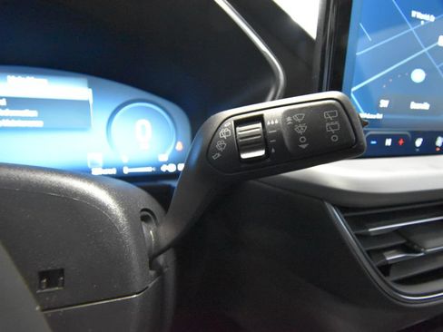 Used 2023 Ford Escape Platinum w/ Premium Technology Package AWD/4WD image 17