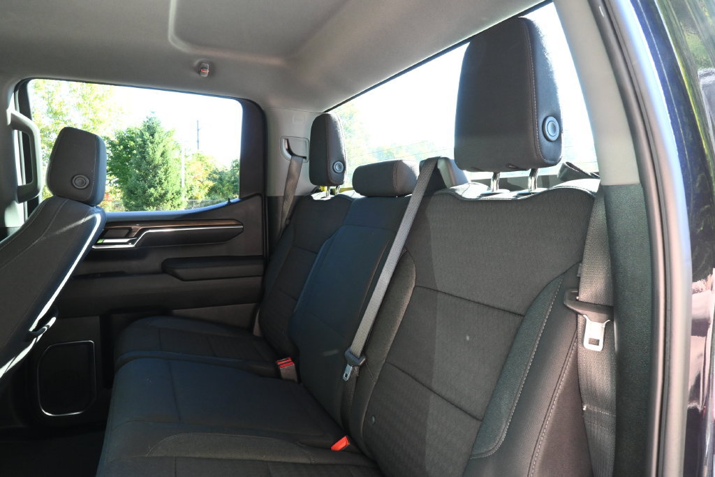 Used 2024 Chevrolet Silverado 1500 RST w/ Z71 Off-Road Package AWD/4WD image 4