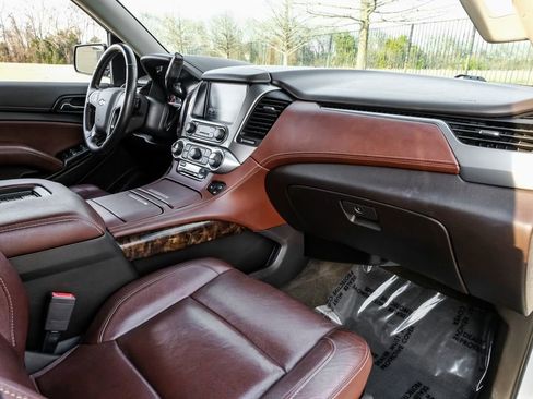 Used 2019 Chevrolet Suburban Premier image 21