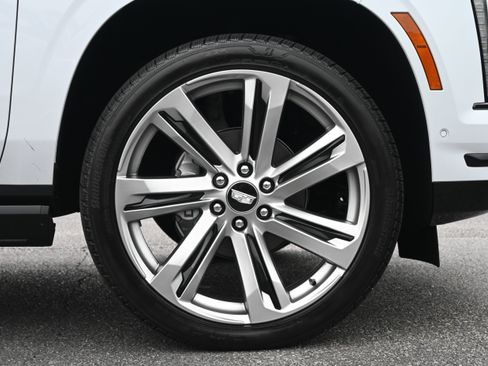 Used 2026 Cadillac Escalade Platinum Sport w/ LPO, Floor Liner Package AWD/4WD image 13