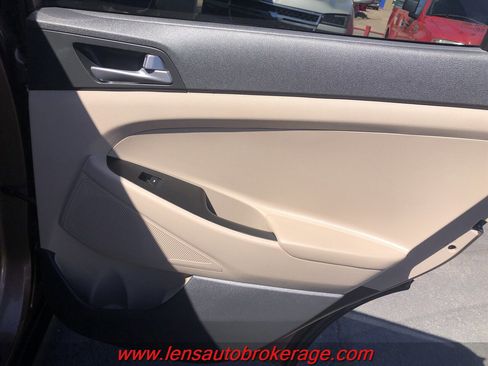 Used 2016 Hyundai Tucson SE image 18