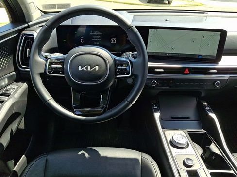 Certified 2025 Kia Sorento EX w/ EX Panoramic Sunroof Package AWD/4WD image 12