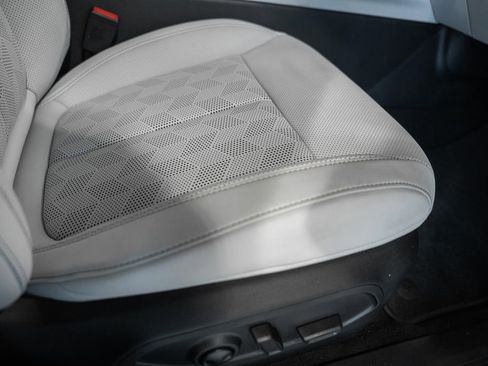 New 2026 Jeep Cherokee Overland w/ Trailer Tow Group AWD/4WD image 39