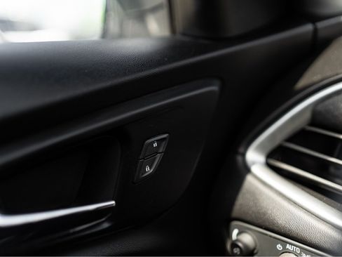 Used 2023 Chevrolet Malibu LT FWD image 19