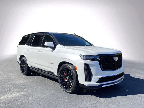 Used 2024 Cadillac Escalade V w/ LPO, ONYX Package image 2