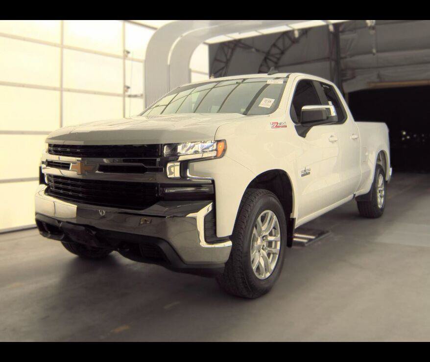Used 2021 Chevrolet Silverado 1500 LT w/ Z71 Off-Road Package AWD/4WD image 2