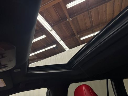 Used 2023 Toyota Highlander XSE image 21