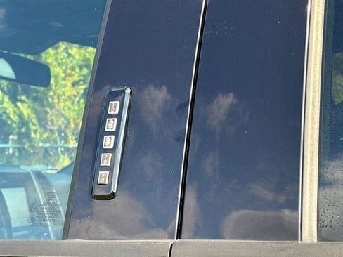 Used 2019 Ford F150 Lariat image 9