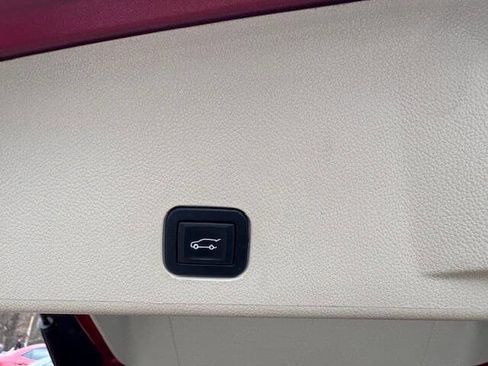 Used 2013 Cadillac SRX Luxury w/ Driver Awareness Package image 19