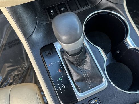 Used 2016 Toyota Highlander XLE image 23