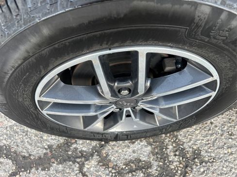 Used 2019 Jeep Grand Cherokee Limited image 18