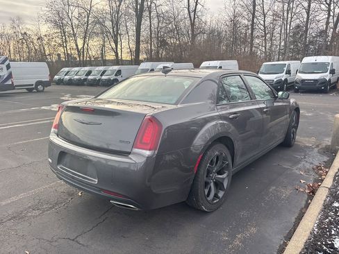 Used 2023 Chrysler 300 Touring w/ Sport Appearance Package image 3